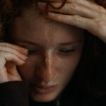 Чому мозок реагує сльозами на радість